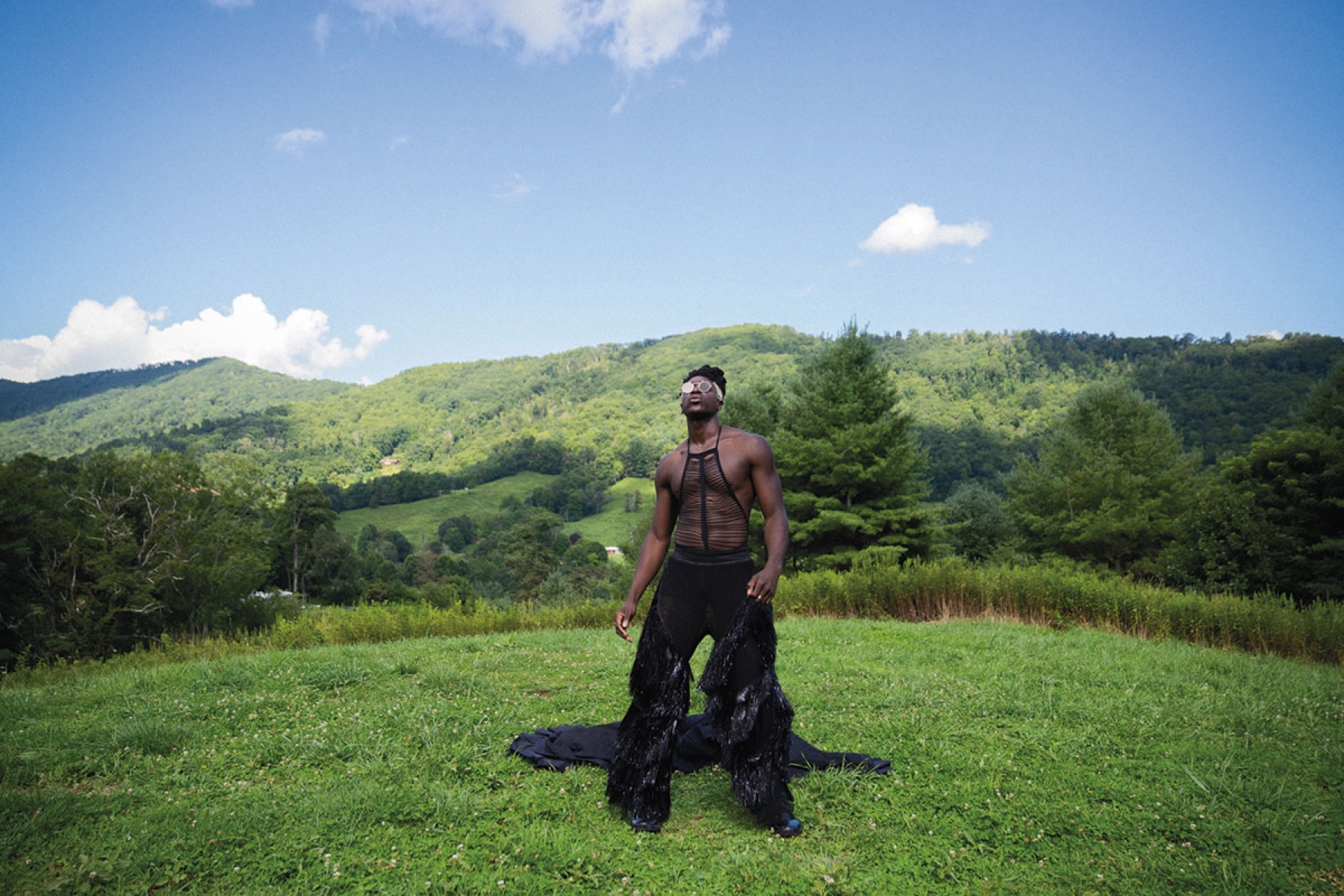 Moses Sumney shares new concert film 'BLACKALACHIA